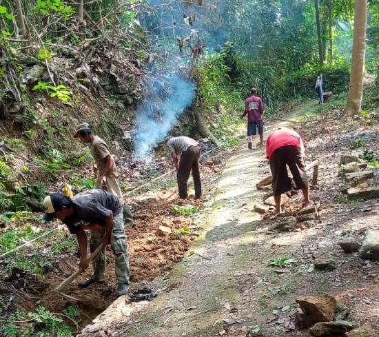 Kegiatan Sosial Kerja Bakti Padukuhan Penggung
